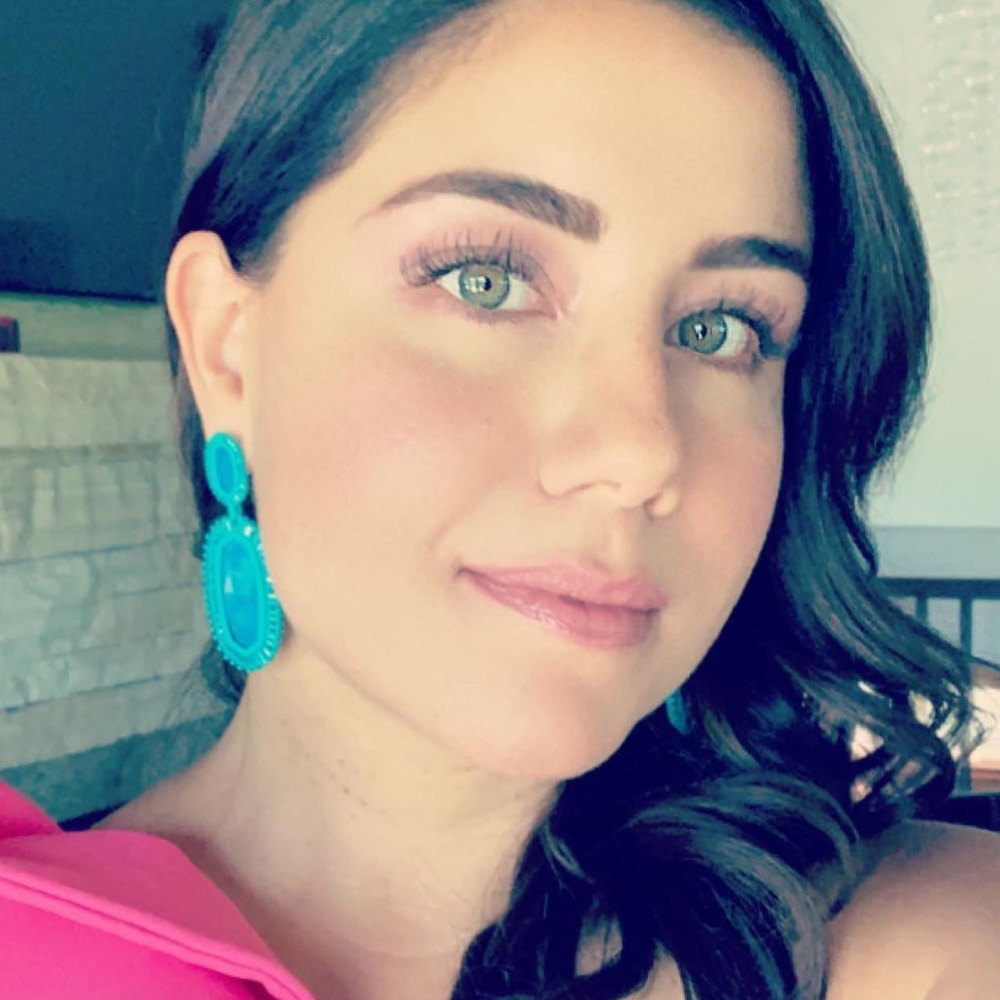 Meet your Posher, Valeria